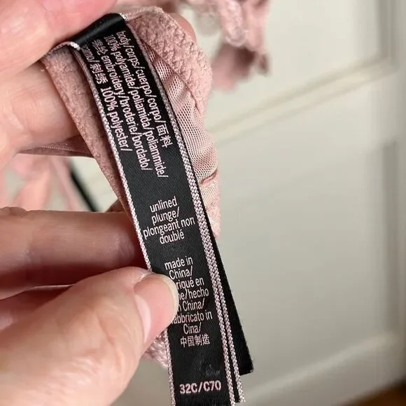 Victoria’s Secret Very Sexy Luxe Plunge Demi Floral Lace Bra Size 32C